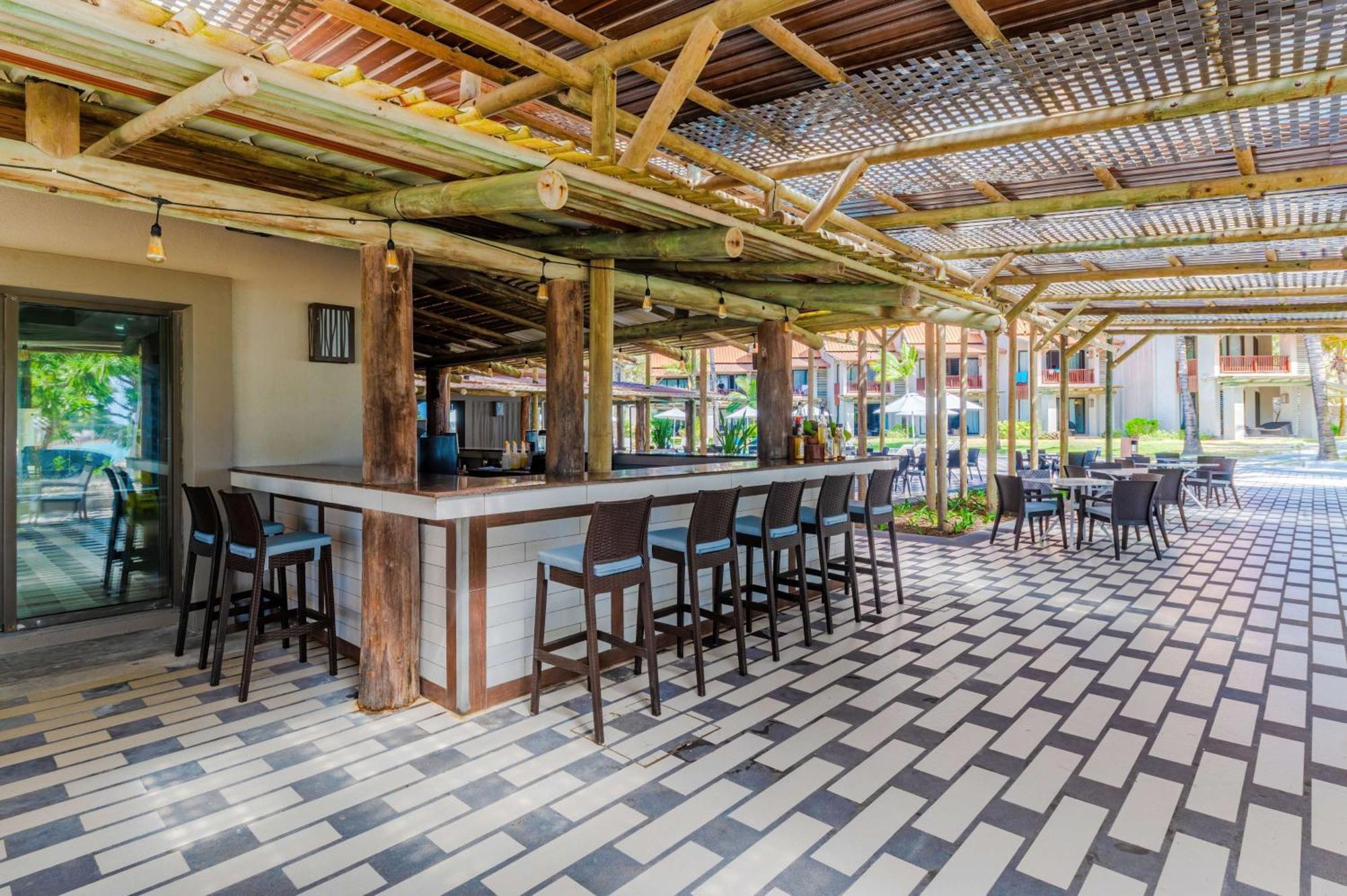 Crystals Beach Resort Belle Mare, A Member Of Radisson Individuals Palmar Εξωτερικό φωτογραφία