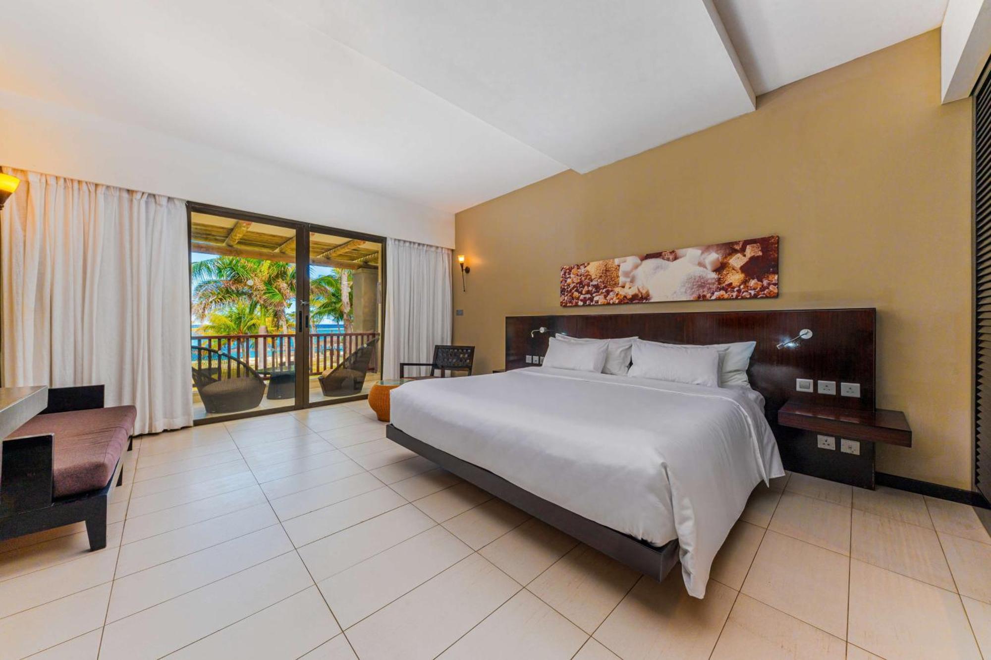 Crystals Beach Resort Belle Mare, A Member Of Radisson Individuals Palmar Εξωτερικό φωτογραφία