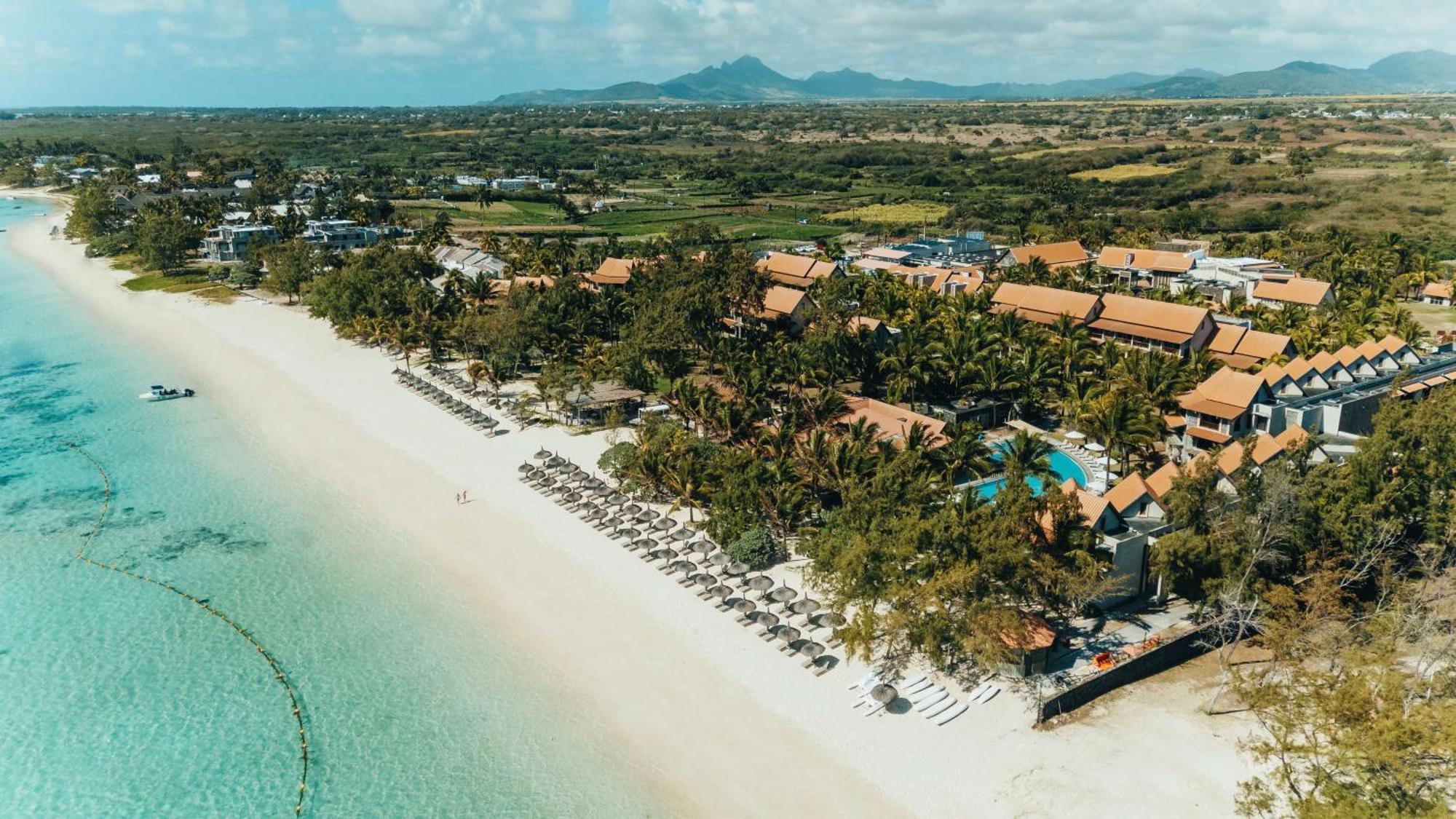 Crystals Beach Resort Belle Mare, A Member Of Radisson Individuals Palmar Εξωτερικό φωτογραφία